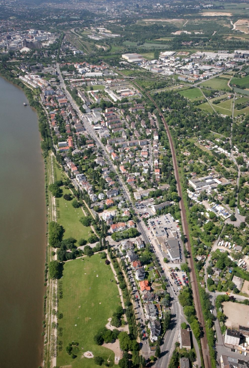 Luftbild Wiesbaden Mainz Kastel - Stadtteil Mainz-Kastel am Ufer des Rhein in Wiesbaden im Bundesland Hessen