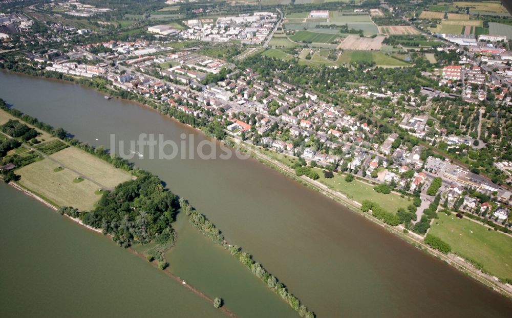 Wiesbaden aus der Vogelperspektive: Stadtteil Mainz-Kastel am Ufer des Rhein in Wiesbaden im Bundesland Hessen