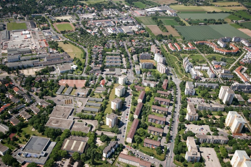 Wiesbaden von oben - Stadtteil Mainz-Kastel am Ufer des Rhein in Wiesbaden im Bundesland Hessen