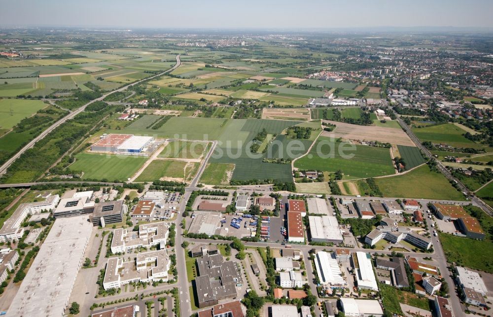 Wiesbaden von oben - Stadtteil Mainz-Kastel in Wiesbaden im Bundesland Hessen