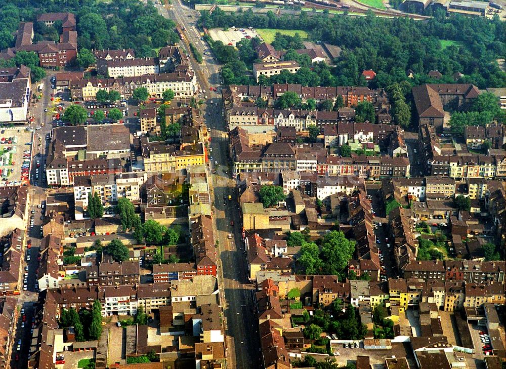 Luftbild Duisburg - Stadtteil Marxloh im Kreuzungsbereich Weseler Straße - Kaiser-Wilhelm-Straße im Stadtgebiet in Duisburg im Bundesland Nordrhein-Westfalen