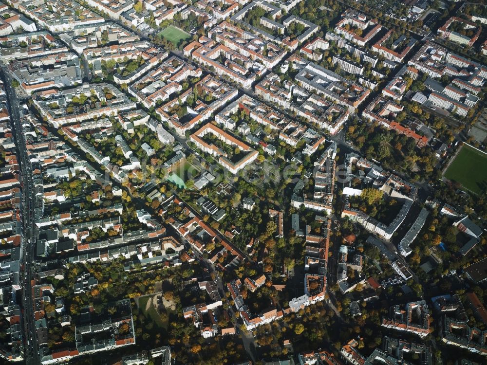 Berlin von oben - Stadtteil Neukölln entlang der Wohngebiete an der Karl-Marx-Straße, Sonnenallee und der Wilhelm-Busch-Straße im Stadtgebiet in Berlin