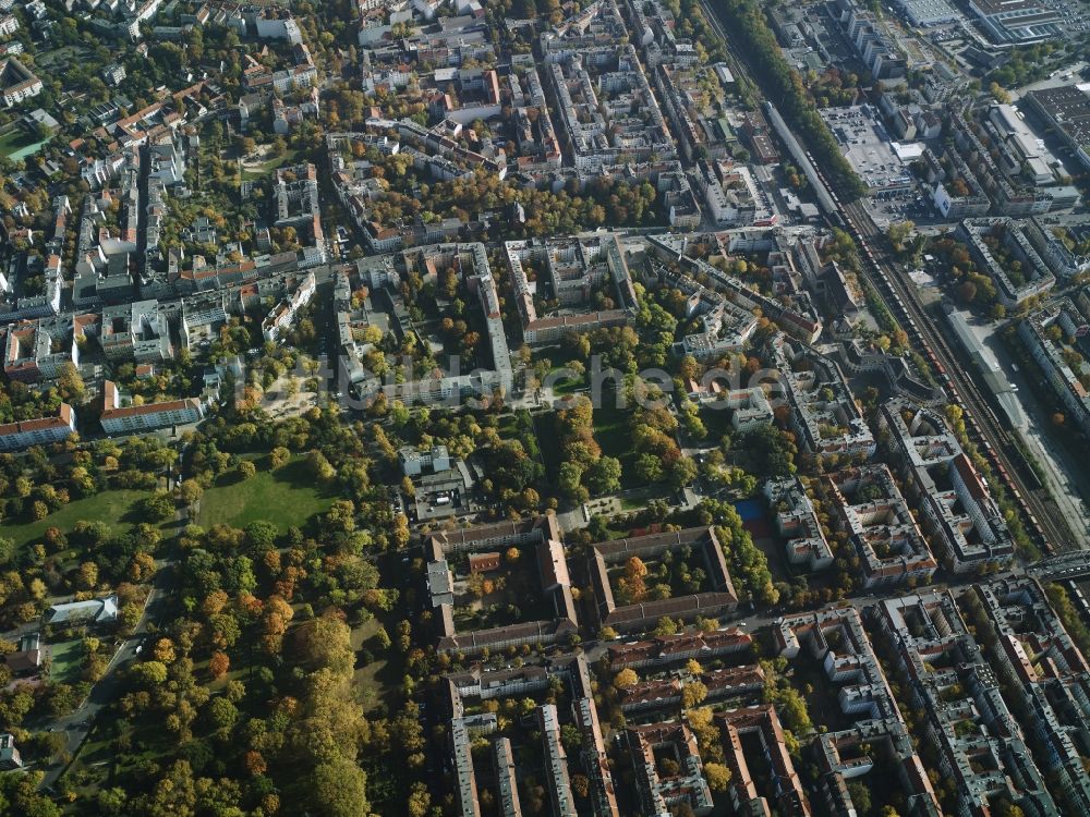 Luftbild Berlin - Stadtteil Neukölln entlang der Wohngebiete an der Saalestraße, Karl-Marx-Straße und der Richardstraße im Stadtgebiet in Berlin