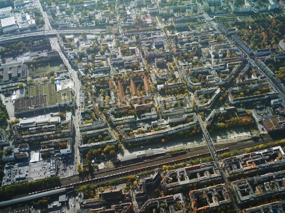 Berlin von oben - Stadtteil Neukölln entlang der Wohngebiete an der Silbersteinstraße, Karl-Marx-Straße und der Bendastraße im Stadtgebiet in Berlin