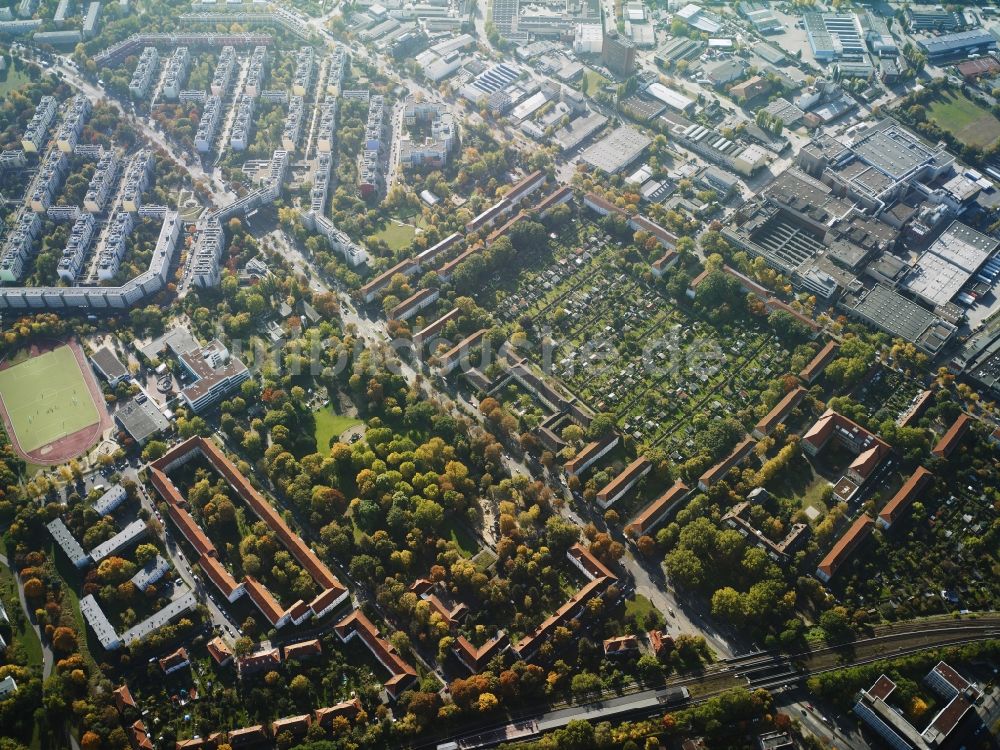 Berlin von oben - Stadtteil in Neukölln entlang der Wohngebiete an der Sonnenallee, Neuköllnische Allee und der Drosselbartstraße im Stadtgebiet in Berlin