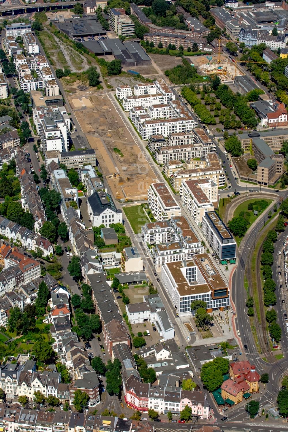 Luftaufnahme Düsseldorf - Stadtteil Oberkassel im Stadtgebiet in Düsseldorf im Bundesland Nordrhein-Westfalen