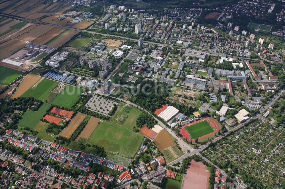 Mainz von oben - Stadtteil Oberstadt im Stadtgebiet in Mainz im Bundesland Rheinland-Pfalz