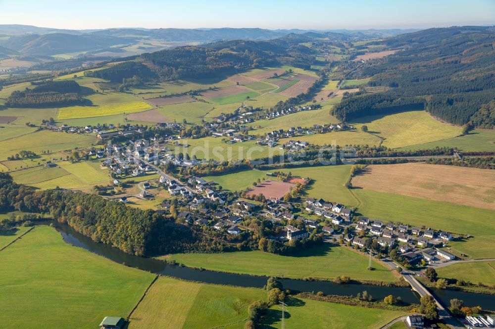 Meschede von oben - Stadtteil Olpe mit Autobahn A46 im Stadtgebiet in Meschede im Bundesland Nordrhein-Westfalen