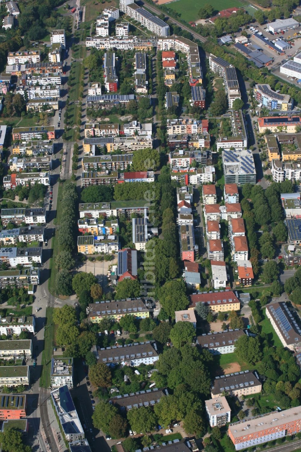 Freiburg im Breisgau von oben - Stadtteil Quartier Vauban im Stadtgebiet in Freiburg im Breisgau im Bundesland Baden-Württemberg, Deutschland