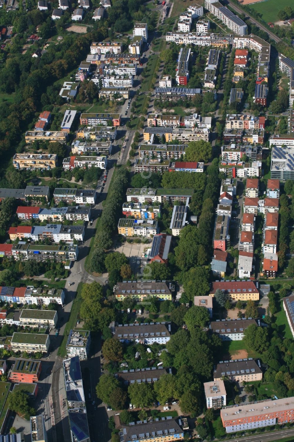 Freiburg im Breisgau aus der Vogelperspektive: Stadtteil Quartier Vauban im Stadtgebiet in Freiburg im Breisgau im Bundesland Baden-Württemberg, Deutschland