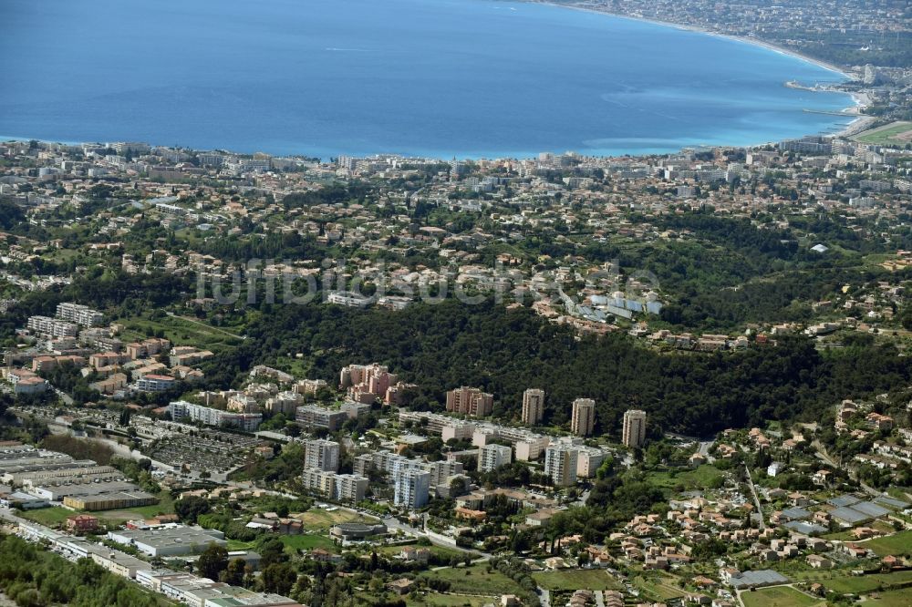 Nizza - Nice aus der Vogelperspektive: Stadtteil Saint-Laurent-du-Var im Stadtgebiet in Nizza Saint-Laurent-du-Var in Provence-Alpes-Cote d'Azur, Frankreich