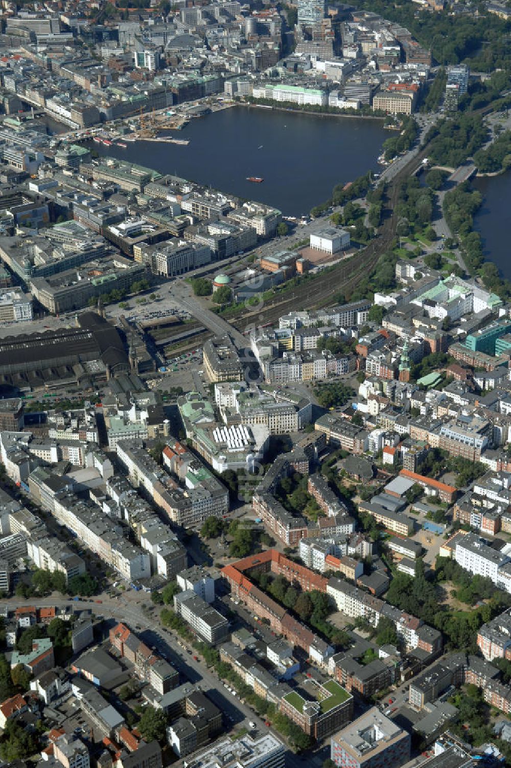 Hamburg von oben - Stadtteil Sankt Georg und Altstadt Hamburg