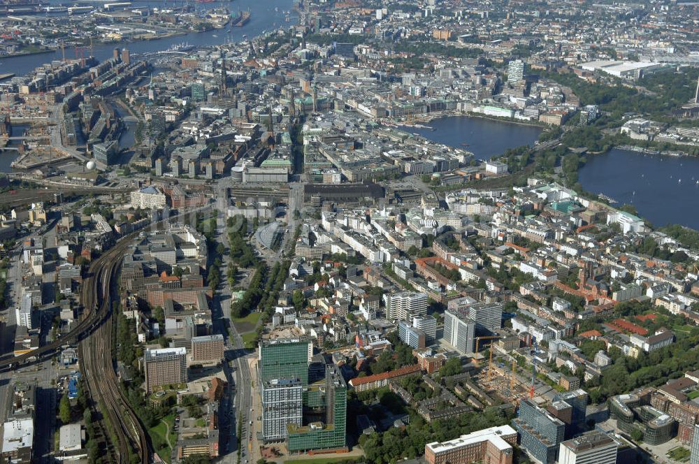 Hamburg von oben - Stadtteil Sankt Georg, die Altstadt und der Hamburger Hafen