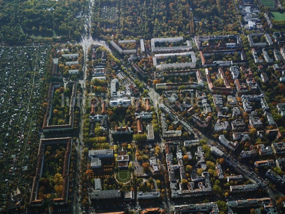 Berlin von oben - Stadtteil Schöneberg mit Wohngebiet entlang Grazer Damm - Rubenstraße - Riemenschneiderweg und das Vivantes Krankenhaus in Berlin