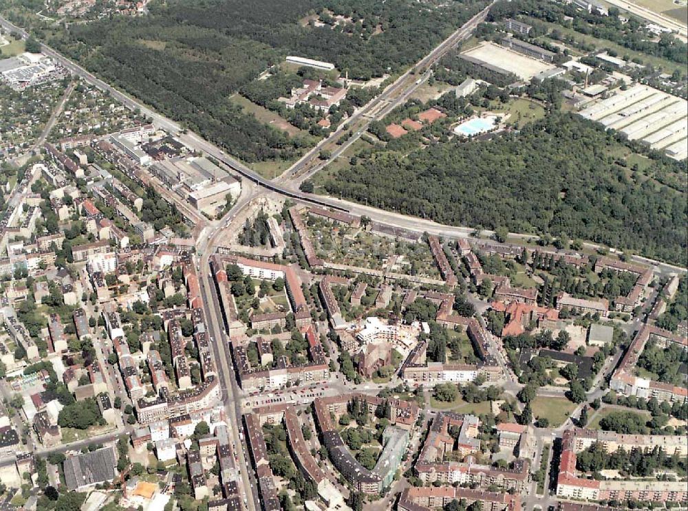 Berlin - Schöneweide aus der Vogelperspektive: Stadtteil von Schöneweide an der Wuhlheide