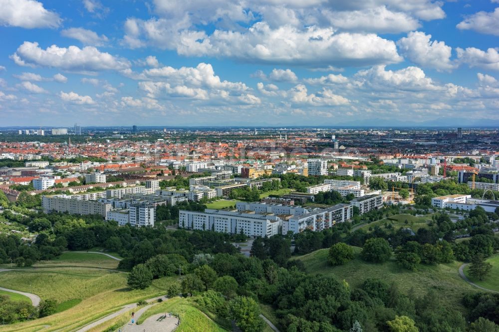 Luftaufnahme München - Stadtteil Schwabing-West im Stadtgebiet in München im Bundesland Bayern