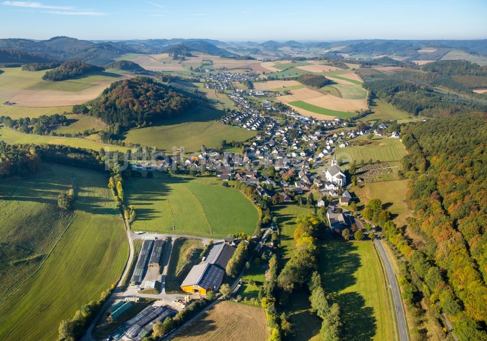 Luftaufnahme Meschede - Stadtteil im Stadtgebiet Calle in Meschede im Bundesland Nordrhein-Westfalen