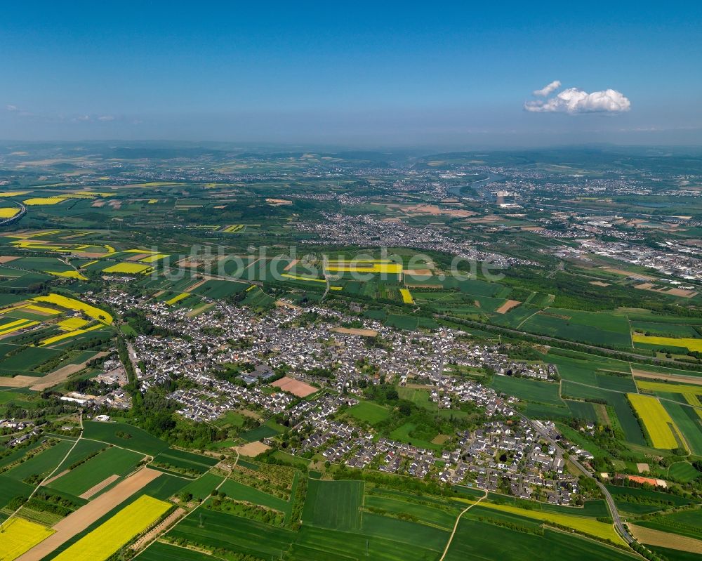 Koblenz von oben - Stadtteil im Stadtgebiet in Koblenz im Bundesland Rheinland-Pfalz