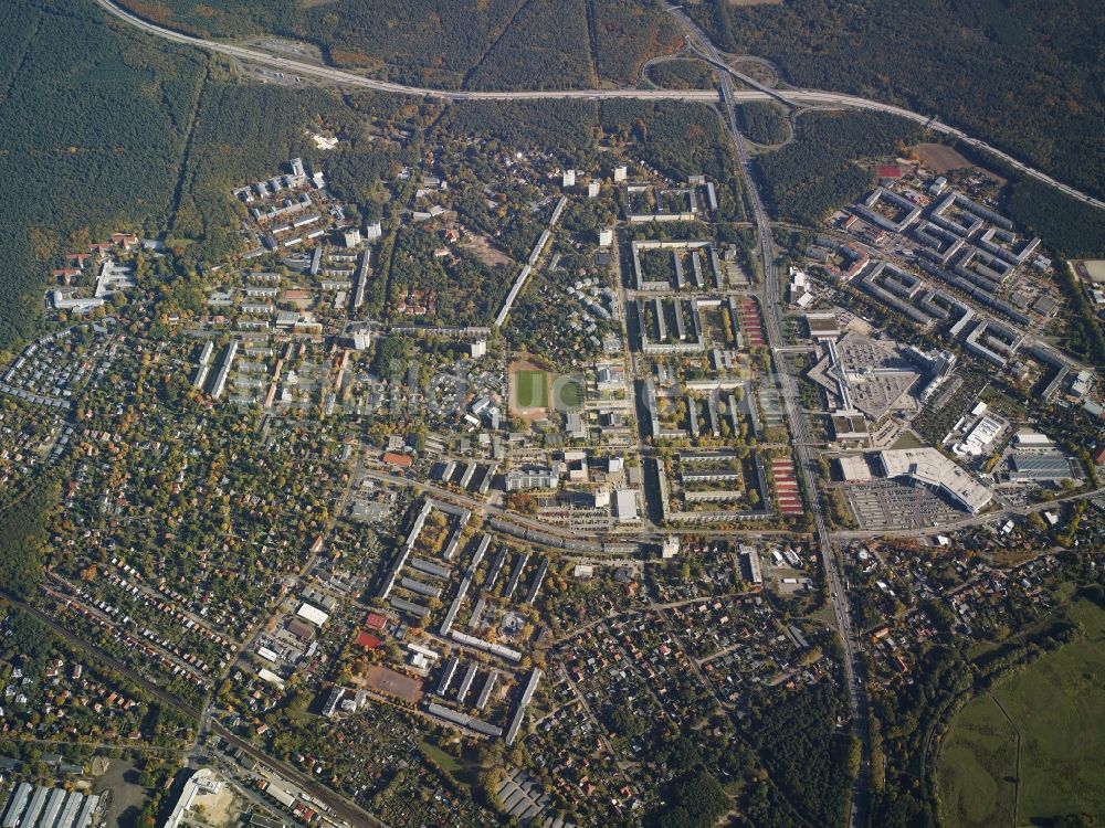 Luftbild Potsdam - Stadtteil Am Stern an der Parforceheide und der Autobahn im Stadtgebiet in Potsdam im Bundesland Brandenburg