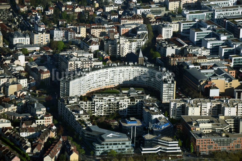 Luftaufnahme Paris - Stadtteil Suresnes im Stadtgebiet in Paris in Ile-de-France, Frankreich