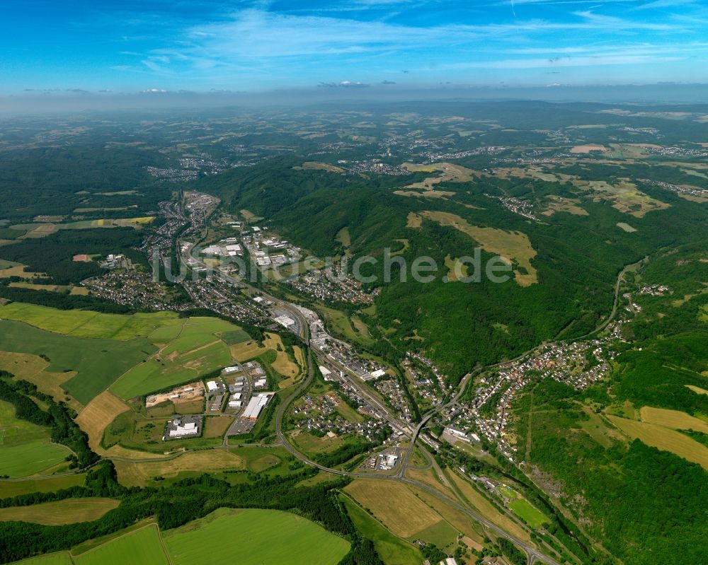 Idar-Oberstein Weierbach-Nahbollenbach von oben - Stadtteil Weierbach-Nahbollenbach im Stadtgebiet in Idar-Oberstein im Bundesland Rheinland-Pfalz