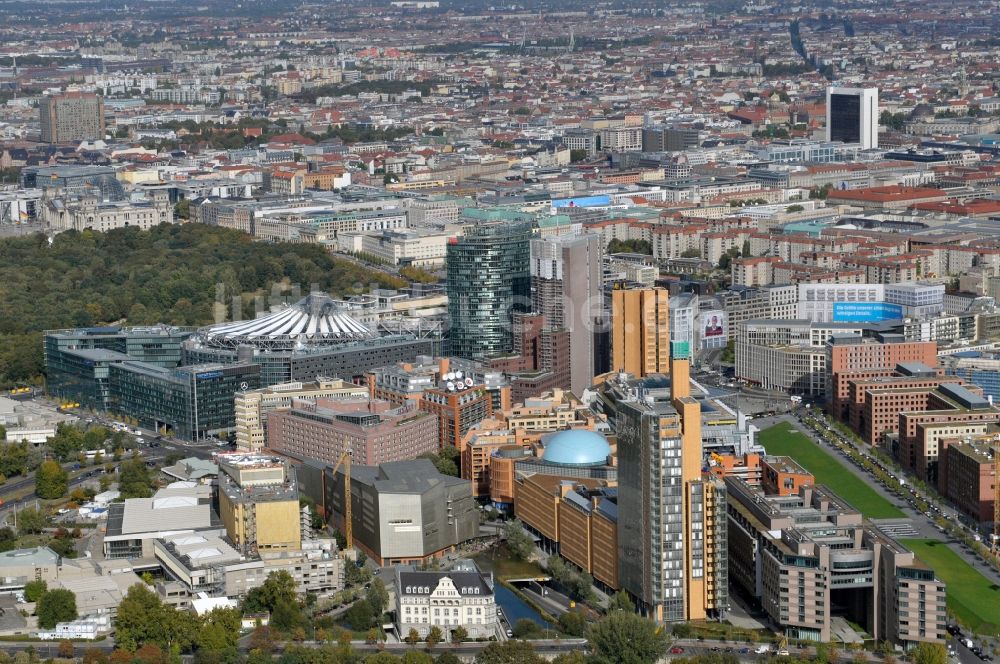 Luftbild Berlin - Stadtteilanicht Potsdamer Platz mit den Park Kolonaden in Berlin Mitte Tiergarten