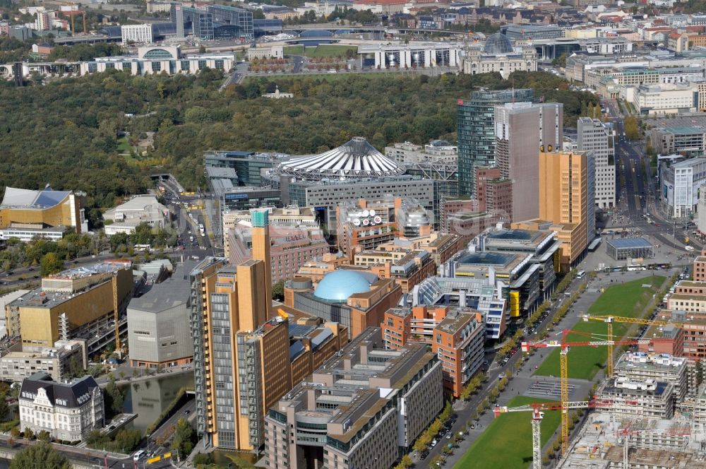 Luftaufnahme Berlin - Stadtteilanicht Potsdamer Platz mit den Park Kolonaden in Berlin Mitte Tiergarten