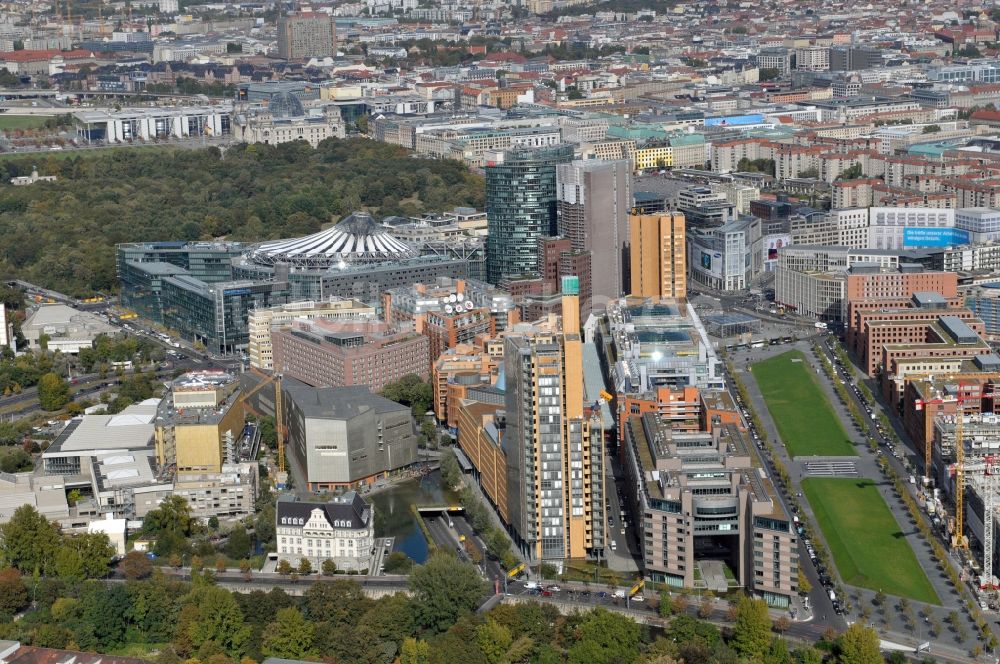 Berlin aus der Vogelperspektive: Stadtteilanicht Potsdamer Platz mit den Park Kolonaden in Berlin Mitte Tiergarten