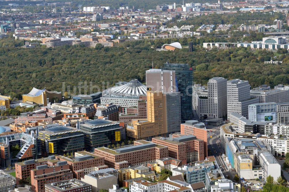 Berlin aus der Vogelperspektive: Stadtteilanicht Potsdamer Platz mit den Park Kolonaden in Berlin Mitte Tiergarten