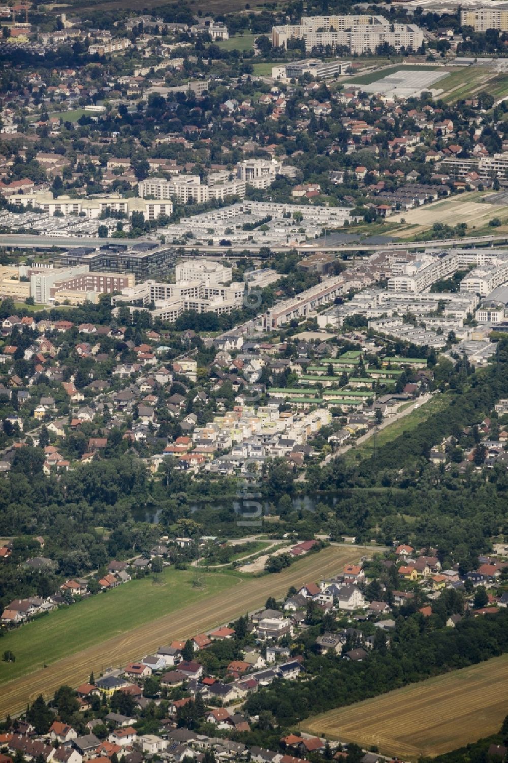 Luftbild Wien - Stadtteilansicht von Aspern im 22.Wiener Gemeindebezirk Donaustadt in Wien in Österreich