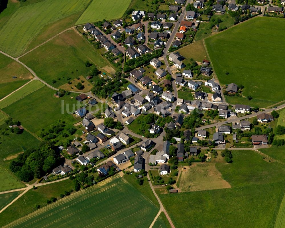 Emmelshausen von oben - Stadtteilansicht von Basselscheid im Südwesten von Emmelshausen im Bundesland Rheinland-Pfalz