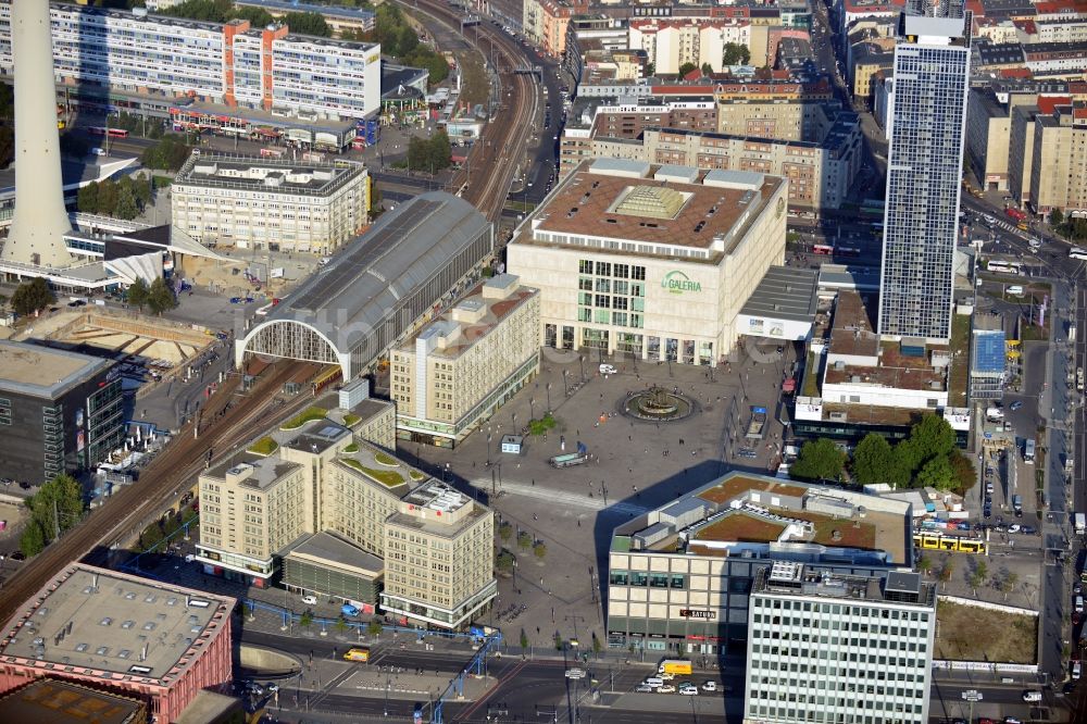 Berlin aus der Vogelperspektive: Stadtteilansicht von Berlin Mitte mit dem Alexanderplatz