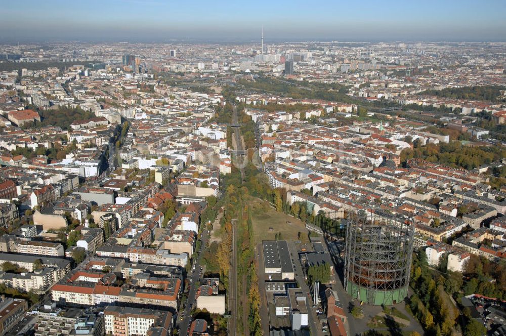 Berlin von oben - Stadtteilansicht Berlin-Schöneberg mit Gasometer