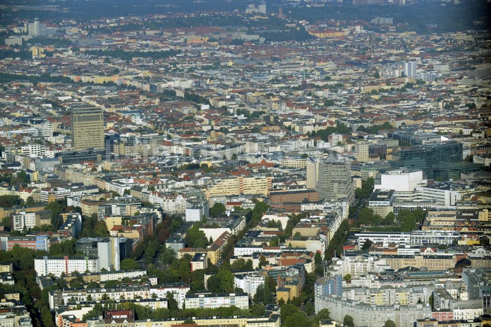 Berlin aus der Vogelperspektive: Stadtteilansicht des Bezirkes Charlottenburg-Wilmersdorf in Berlin