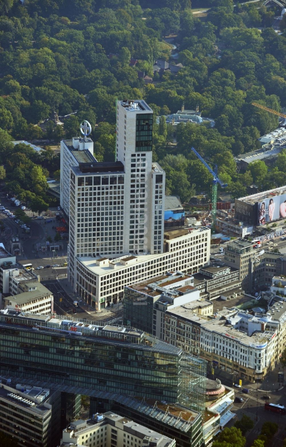 Berlin von oben - Stadtteilansicht des Breitscheidplatzes mit dem Hochhaus Zoofenster in Berlin