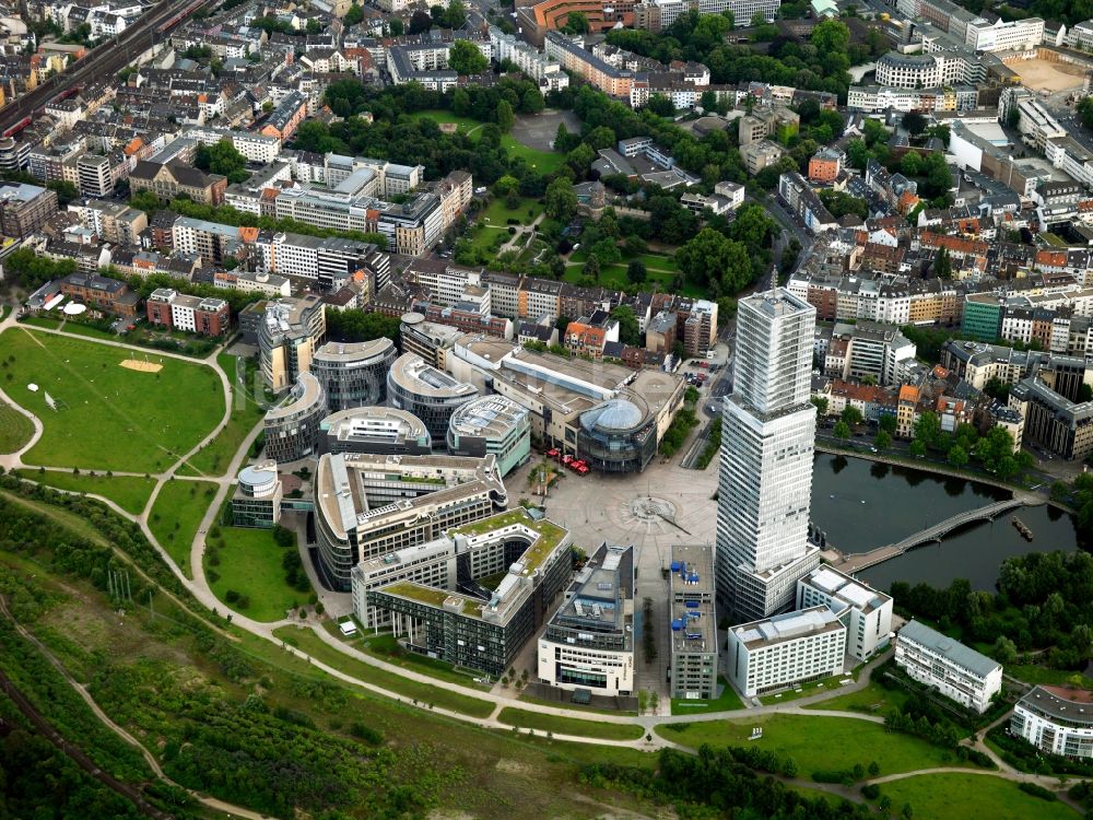 Köln von oben - Stadtteilansicht der Büro- und Verwaltungsgebäude Im Mediapark in Köln im Bundesland Nordrhein-Westfalen