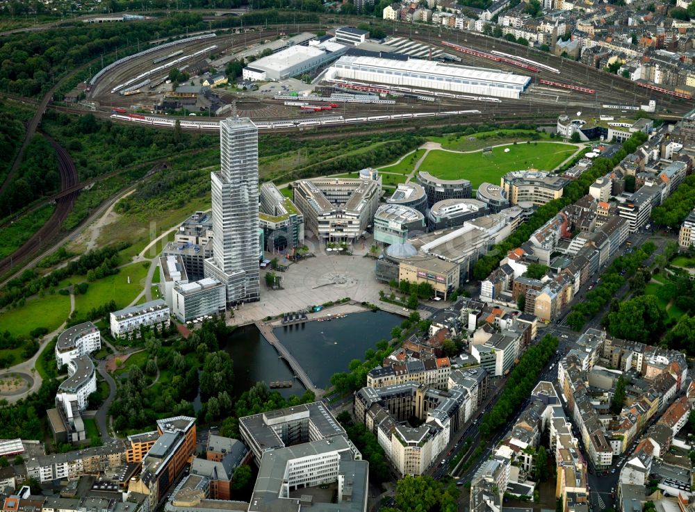 Köln aus der Vogelperspektive: Stadtteilansicht der Büro- und Verwaltungsgebäude Im Mediapark in Köln im Bundesland Nordrhein-Westfalen