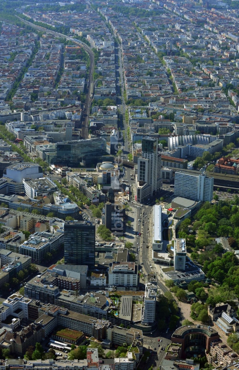 Luftaufnahme Berlin - Stadtteilansicht der City West am Breitscheidplatz , Budapester Straße am Kudammm - Kurfürstendamm in Berlin - Charlottenburg