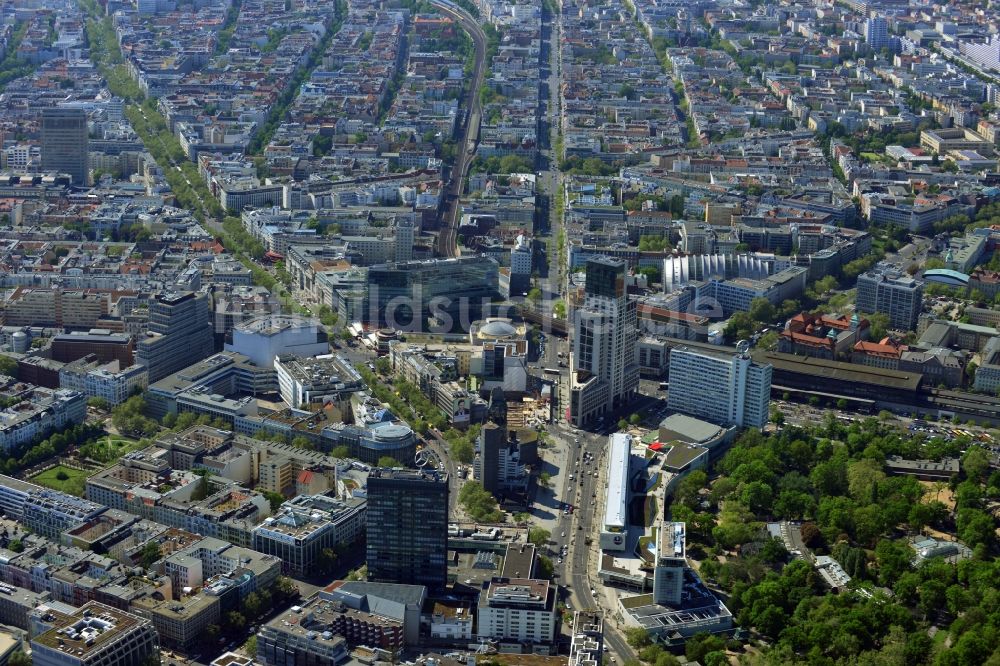 Berlin von oben - Stadtteilansicht der City West am Breitscheidplatz , Budapester Straße am Kudammm - Kurfürstendamm in Berlin - Charlottenburg