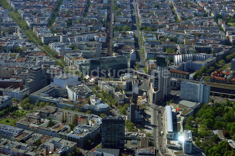 Berlin von oben - Stadtteilansicht der City West am Breitscheidplatz , Budapester Straße am Kudammm - Kurfürstendamm in Berlin - Charlottenburg