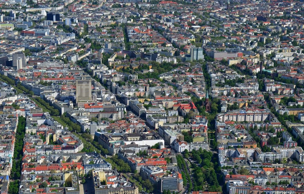 Berlin aus der Vogelperspektive: Stadtteilansicht der City West am Kudammm Kurfürstendamm in Berlin - Charlottenburg