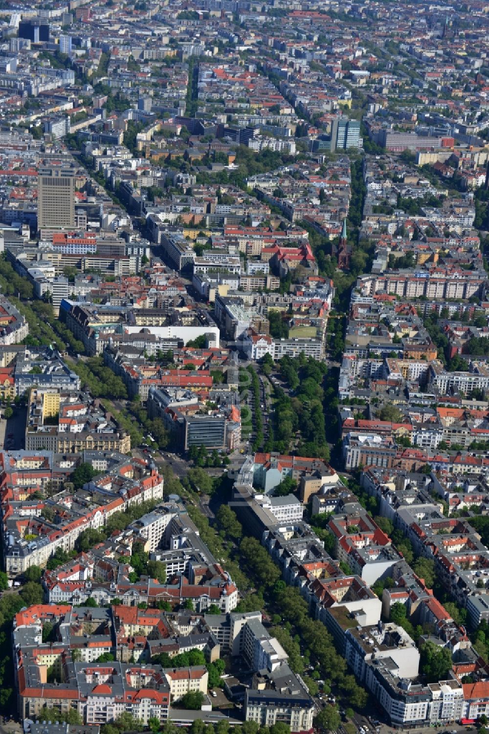 Berlin aus der Vogelperspektive: Stadtteilansicht der City West am Kudammm Kurfürstendamm in Berlin - Charlottenburg