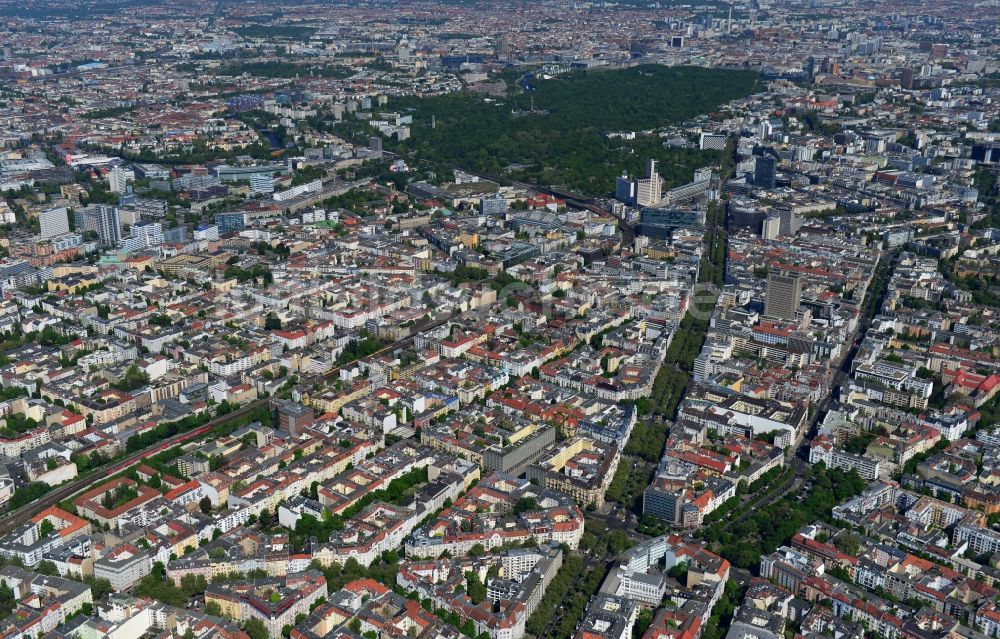 Berlin von oben - Stadtteilansicht der City West am Kudammm Kurfürstendamm in Berlin - Charlottenburg