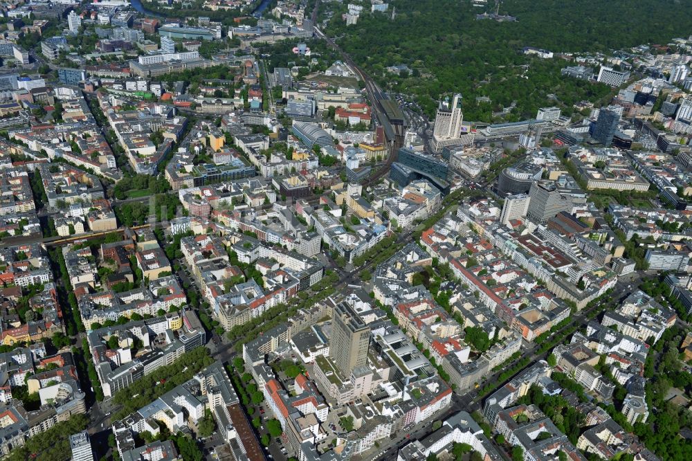 Berlin von oben - Stadtteilansicht der City West am Kudammm Kurfürstendamm in Berlin - Charlottenburg