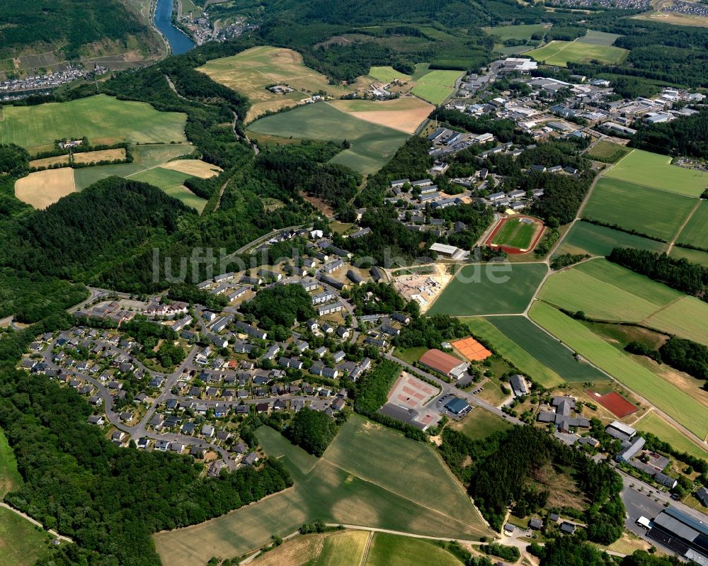 Cochem OT Brauheck von oben - Stadtteilansicht von Cochem Ortsteil Brauheck im Bundesland Rheinland-Pfalz