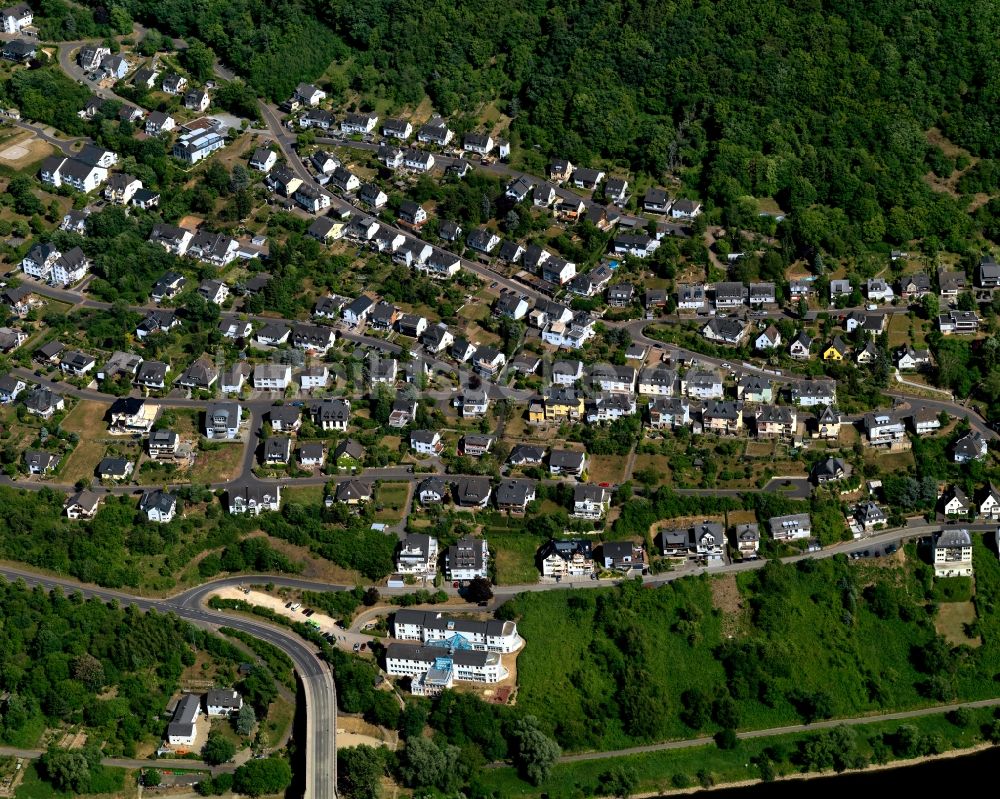 Cochem von oben - Stadtteilansicht von Cochem im Bundesland Rheinland-Pfalz