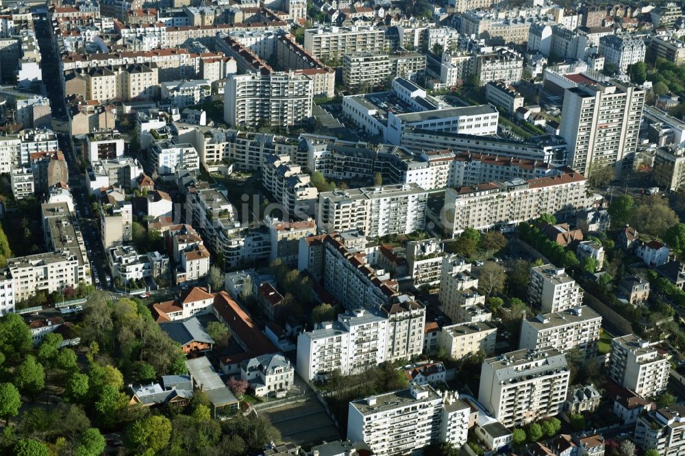 Paris aus der Vogelperspektive: Stadtteilansicht von Courbevoie im Westen der Innenstadt von Paris in Ile-de-France, Frankreich