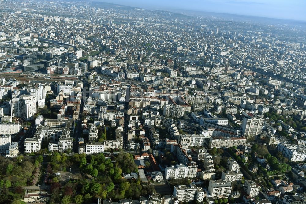 Luftbild Paris - Stadtteilansicht von Courbevoie im Westen der Innenstadt von Paris in Ile-de-France, Frankreich