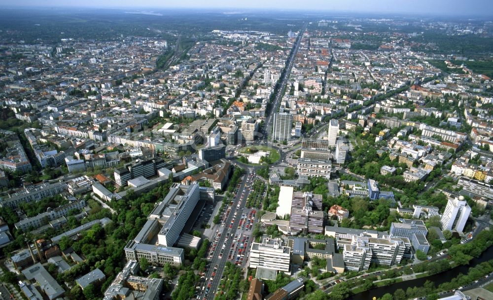 Berlin von oben - Stadtteilansicht entlang der Straße des 17. Juni am Ernst-Reuter-Platz in Charlottenburg in Berlin