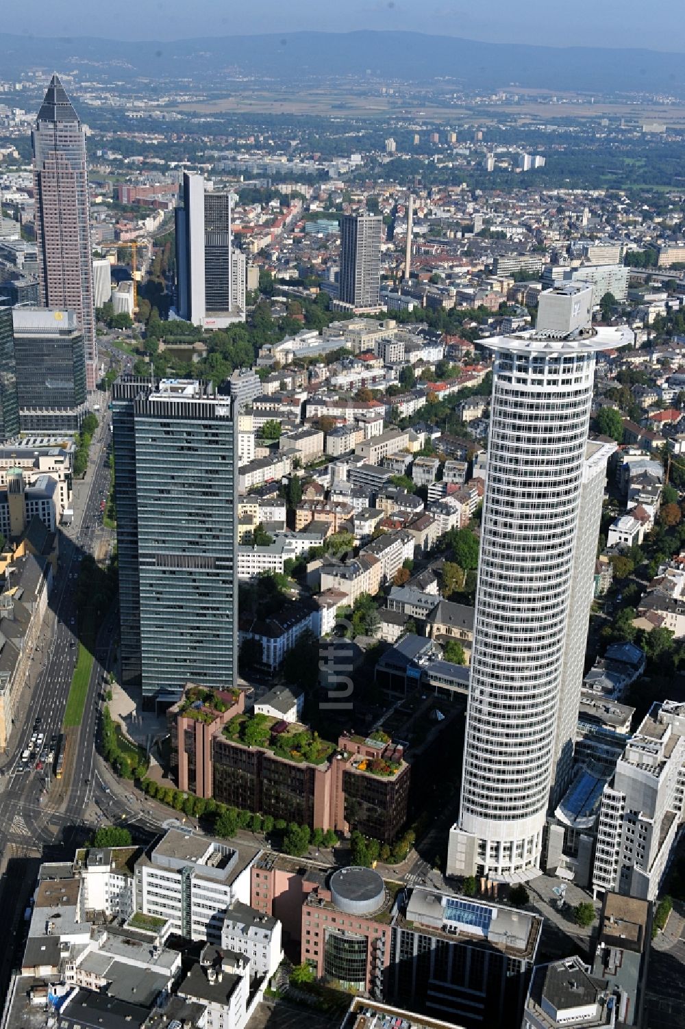 Frankfurt am Main von oben - Stadtteilansicht Frankfurt am Main / Westend und Gallus im Bundesland Hessen